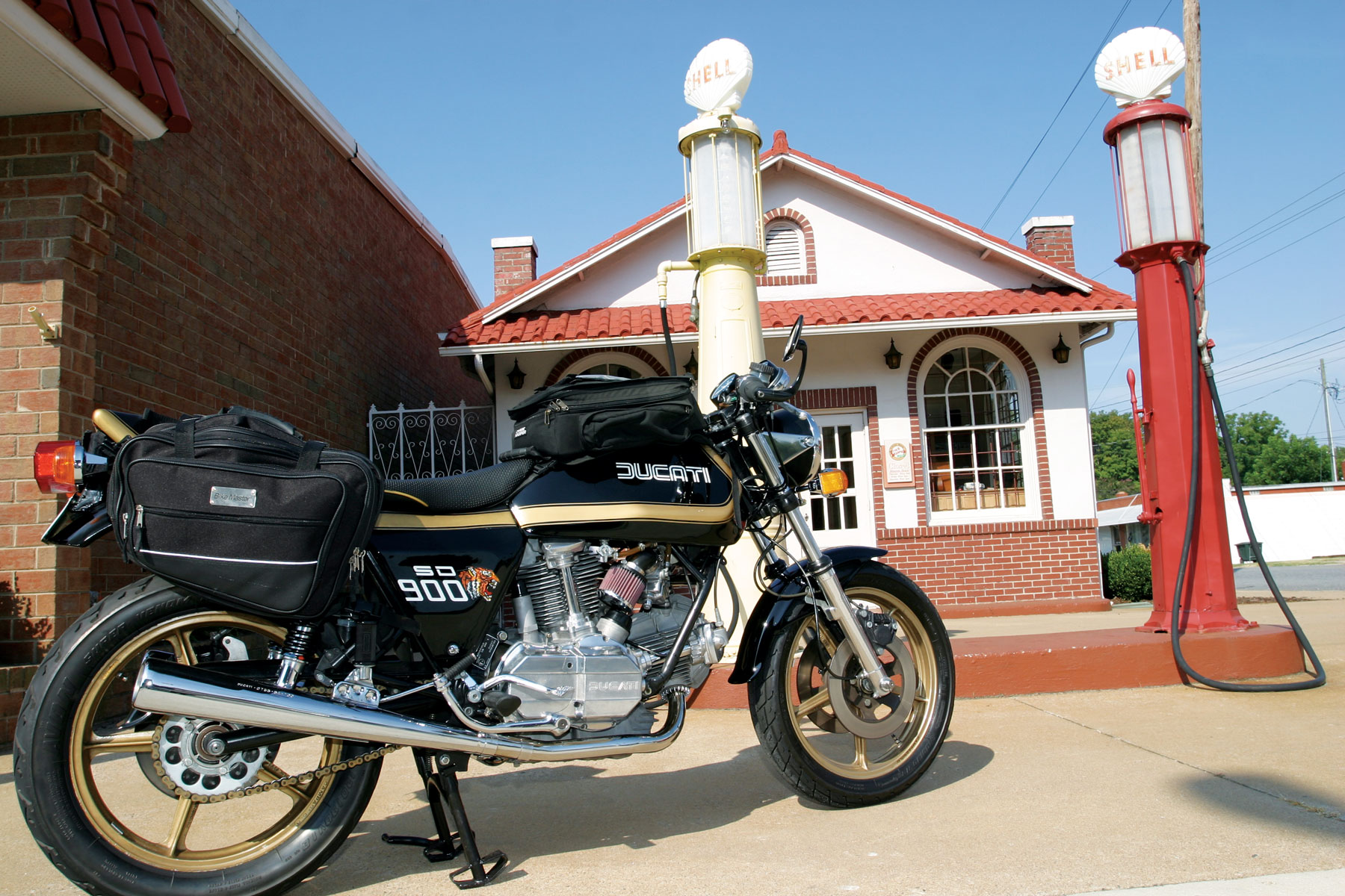 Craig Hunley's 1978 Ducati Darmah - Motorcycle Classics